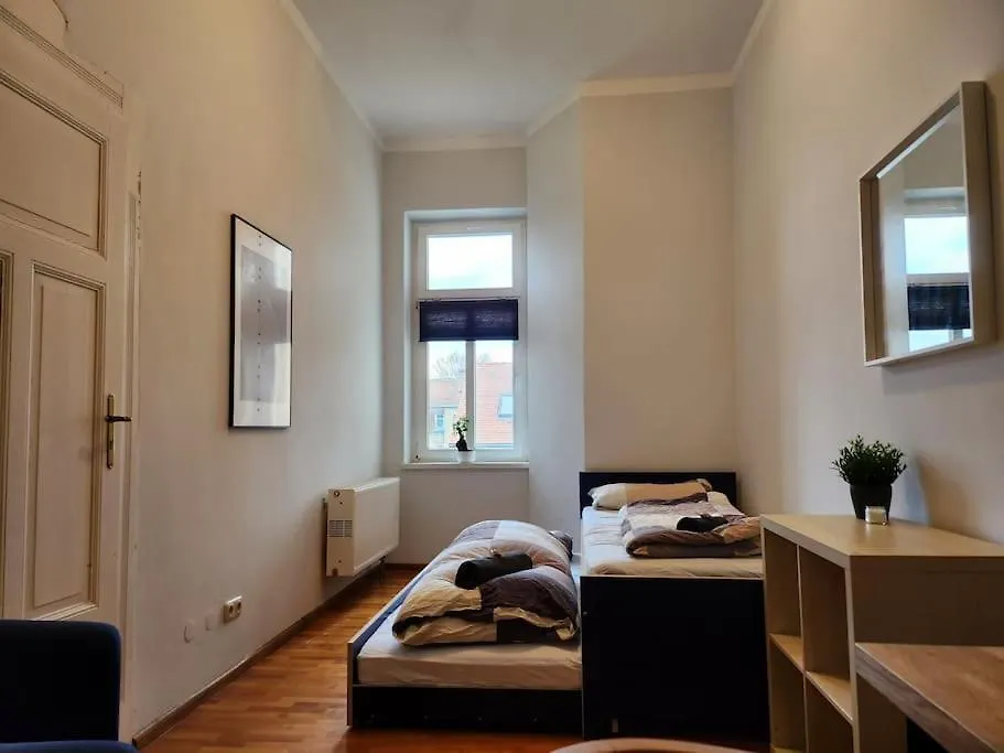 4 Raum Wohnung Mit Balkon Auf 120Sqm In Top Lage Dresden 0*,